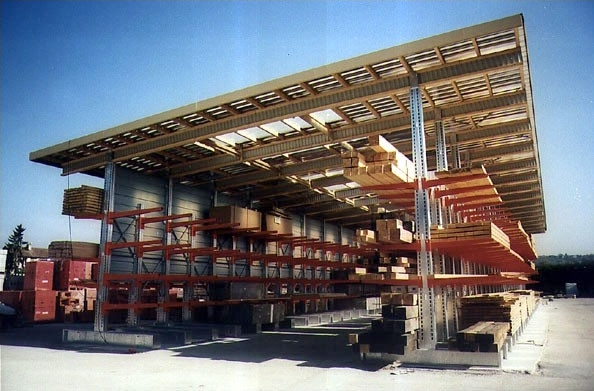 Bâtiment autoportant et stockage couvert